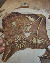 Load image into Gallery viewer, Scabiosa seedhead wood block