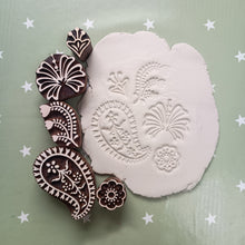 Load image into Gallery viewer, Tiny Indian flower wood block