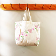Load image into Gallery viewer, Floral maxi tote bag wood block printing kit