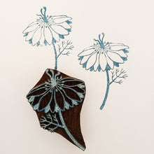 Load image into Gallery viewer, Nigella flower wood block