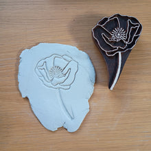 Load image into Gallery viewer, Poppy flower wood block