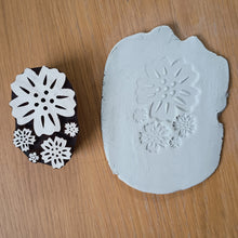 Load image into Gallery viewer, Primrose flower wood block