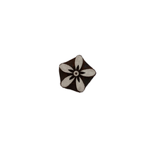 Load image into Gallery viewer, Small flower blossom wood block