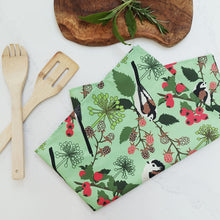 Load image into Gallery viewer, Hedgerow oven gloves and tea towel set
