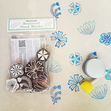 Load image into Gallery viewer, Botanical Wood Blocks Set - Medium flowers
