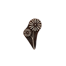 Load image into Gallery viewer, Daisy flower wood block
