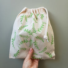 Load image into Gallery viewer, Botanical drawstring bag wood block printing kit
