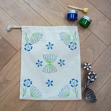 Load image into Gallery viewer, Floral drawstring bag wood block printing kit

