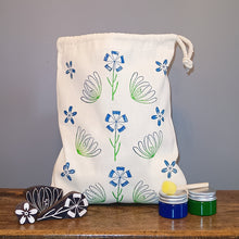 Load image into Gallery viewer, Floral drawstring bag wood block printing kit
