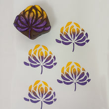 Load image into Gallery viewer, Kimono flower wood block
