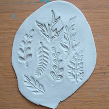 Load image into Gallery viewer, Poppy leaf wood block
