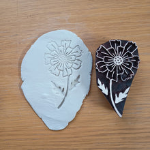 Load image into Gallery viewer, Scabiosa flower wood block
