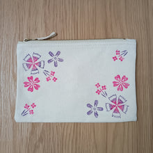 Load image into Gallery viewer, Floral zip bag wood block printing kit
