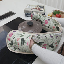 Load image into Gallery viewer, Fruits &amp; Birds double oven gloves
